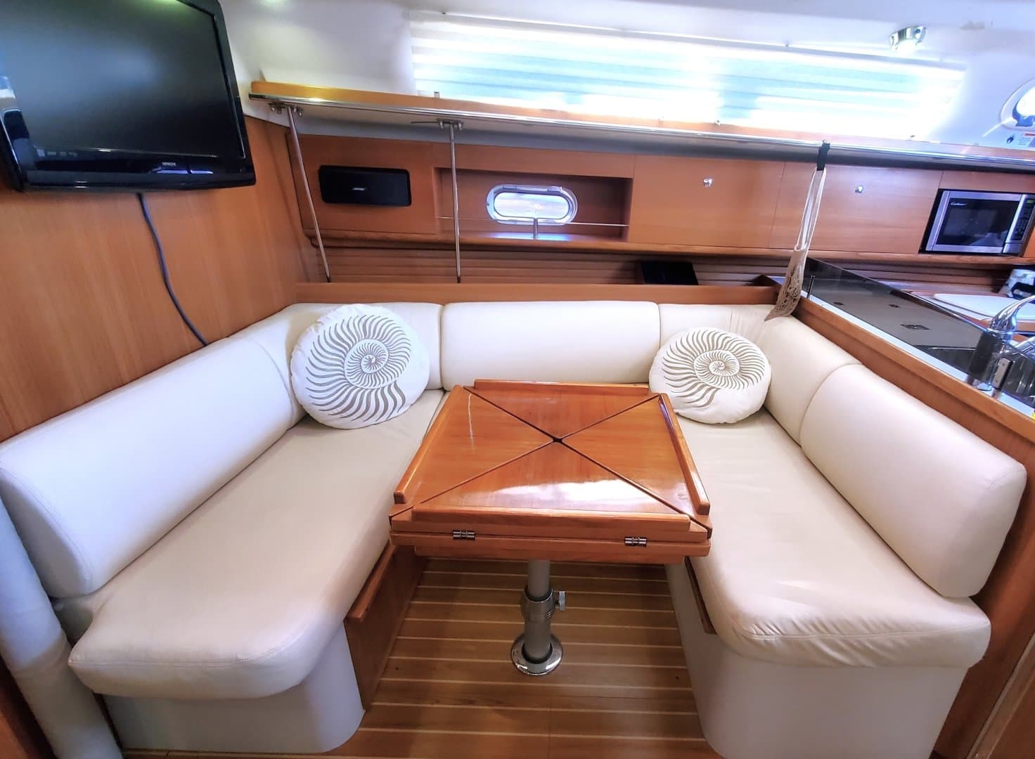 2011 Catalina 355