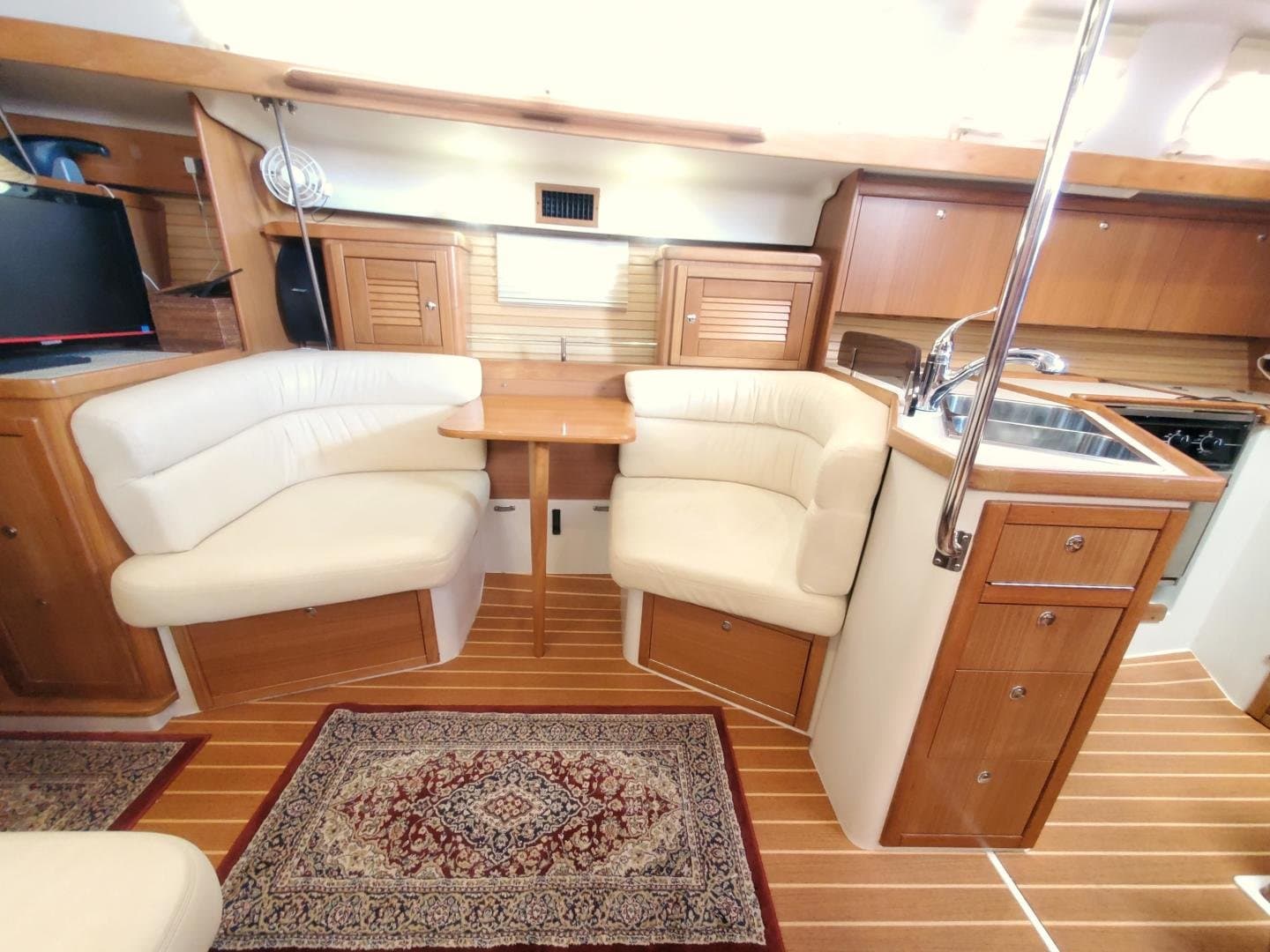 2012 Catalina 375