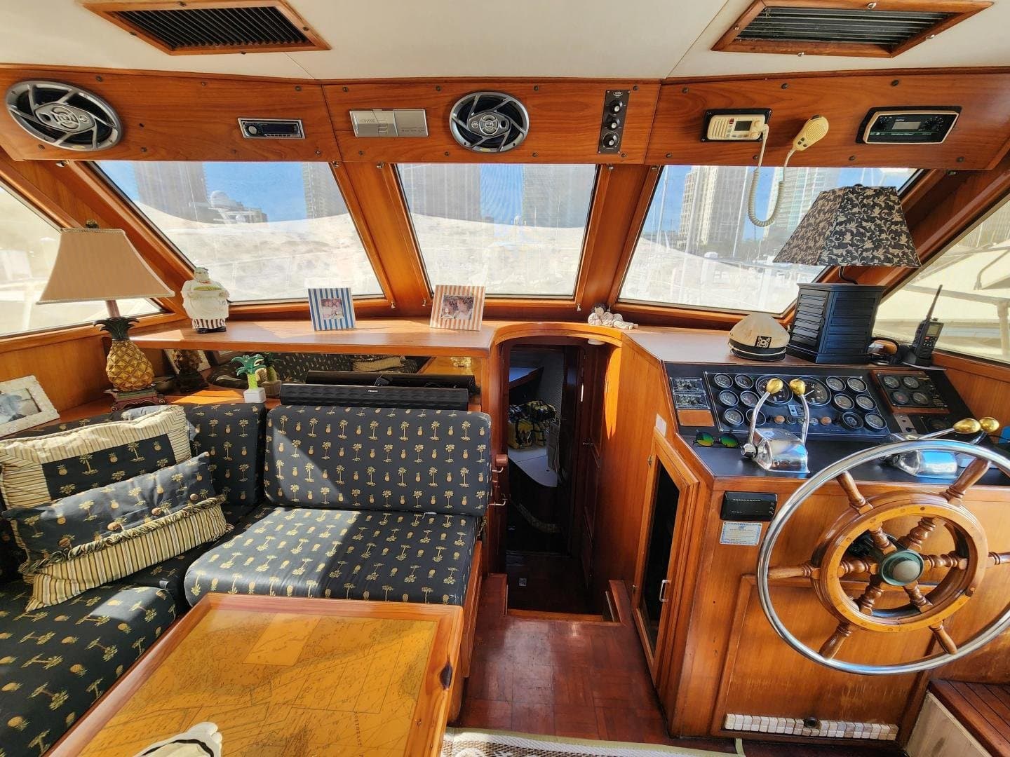1989 Jefferson Cockpit Motor Yacht