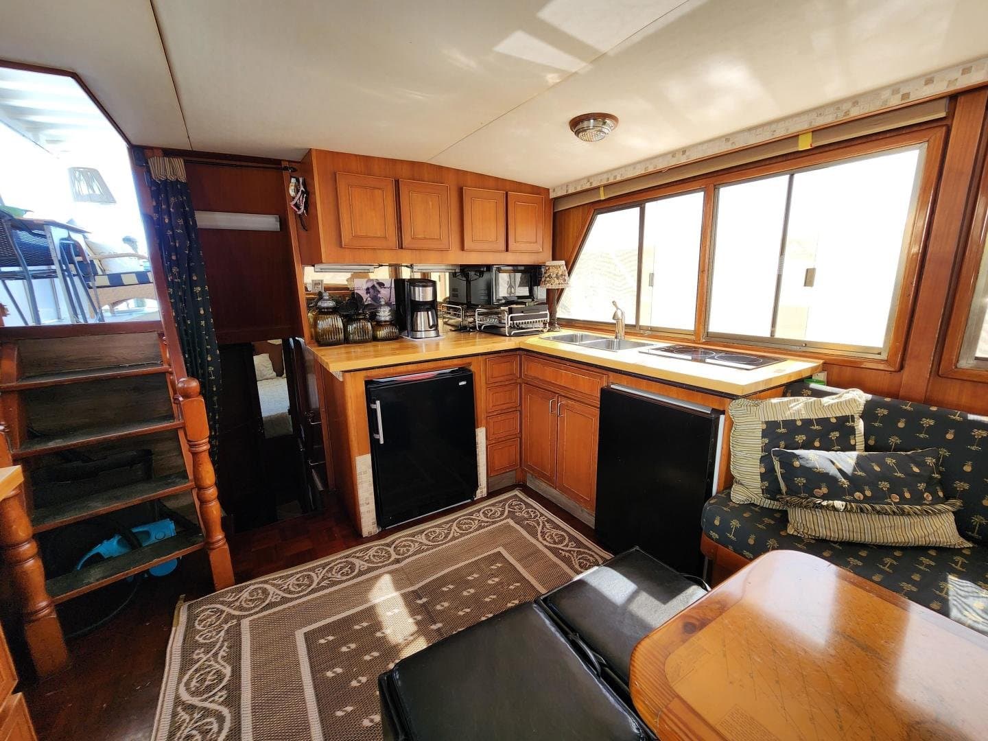 1989 Jefferson Cockpit Motor Yacht