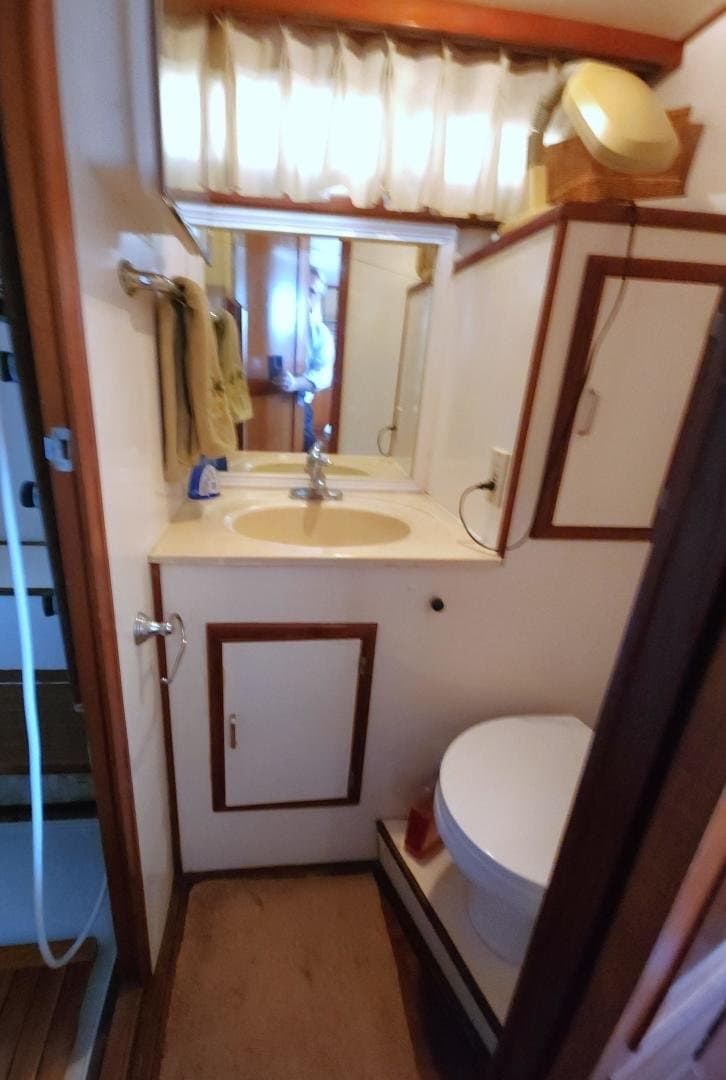 1989 Jefferson Cockpit Motor Yacht