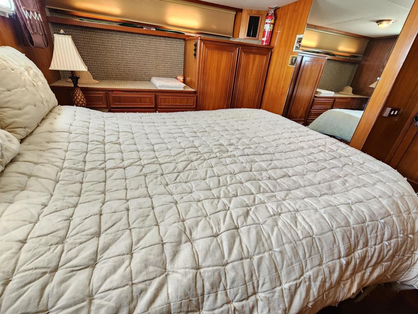 1989 Jefferson Cockpit Motor Yacht