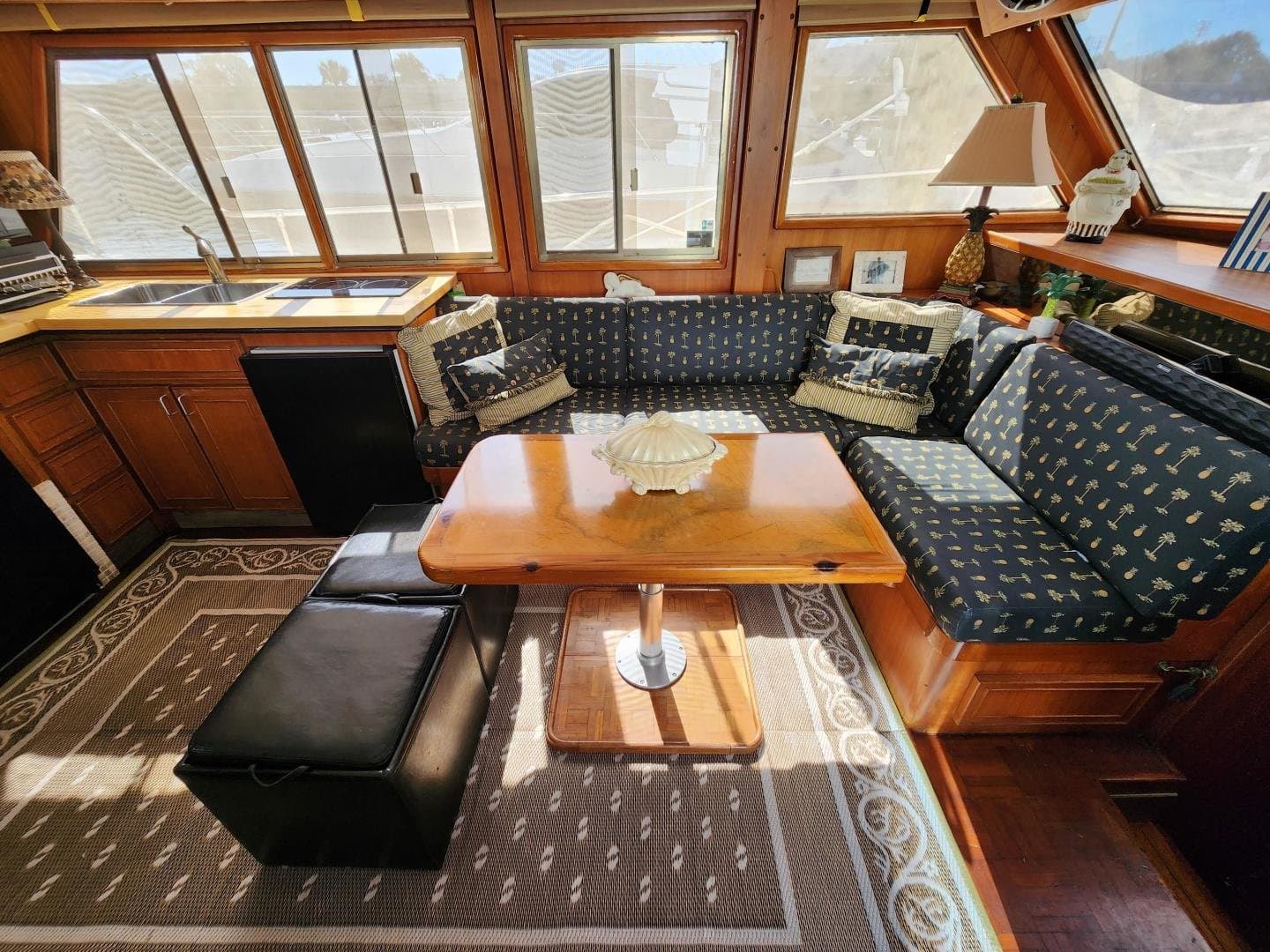 1989 Jefferson Cockpit Motor Yacht
