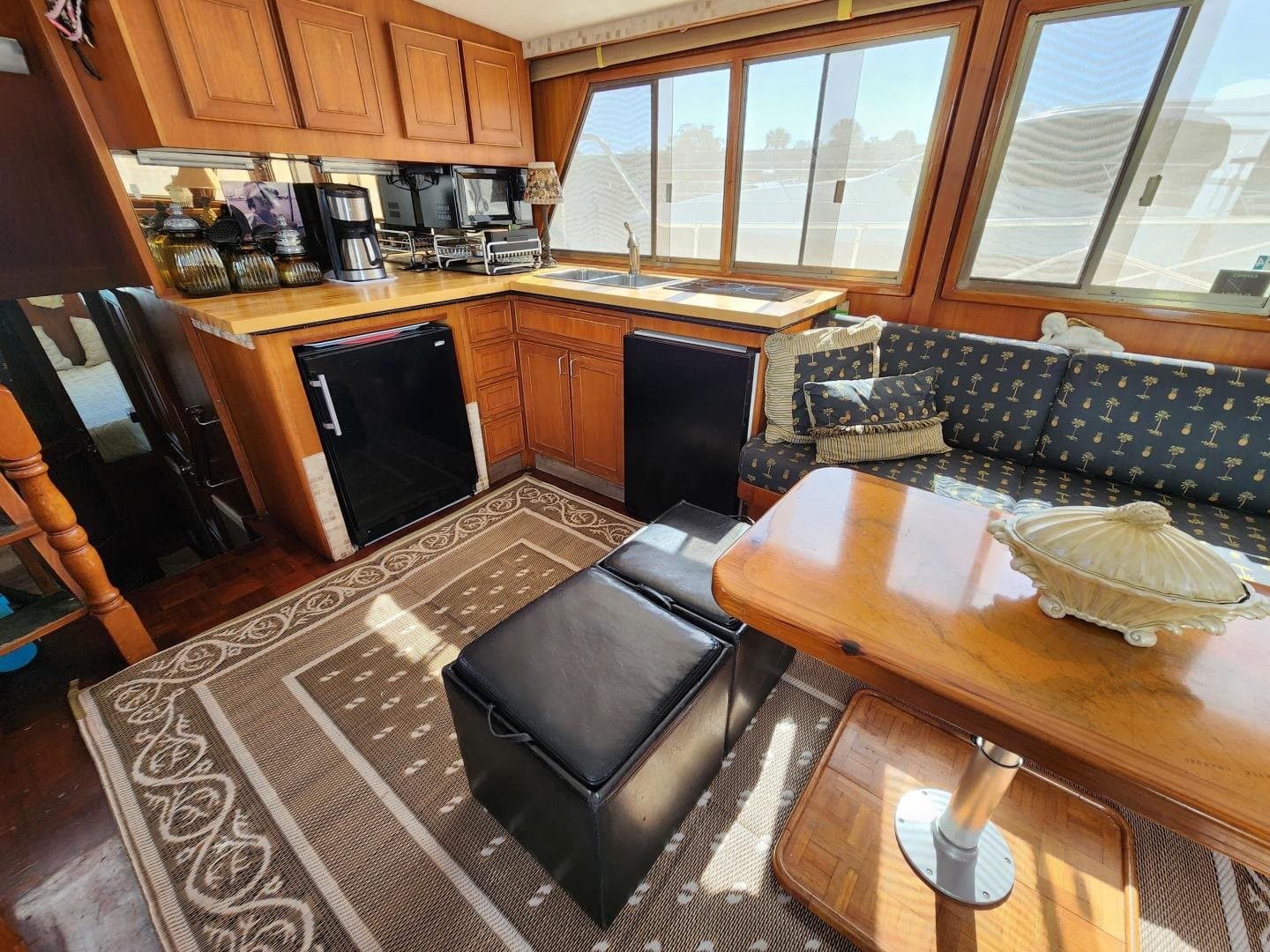 1989 Jefferson Cockpit Motor Yacht