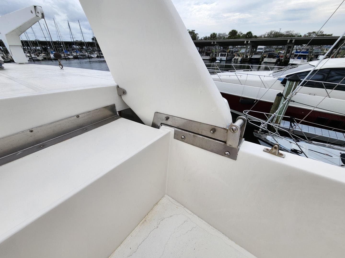 1989 Jefferson Cockpit Motor Yacht