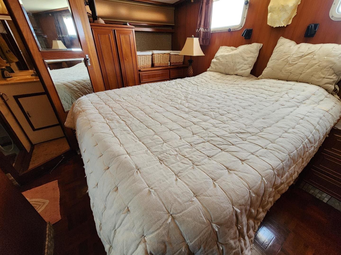 1989 Jefferson Cockpit Motor Yacht