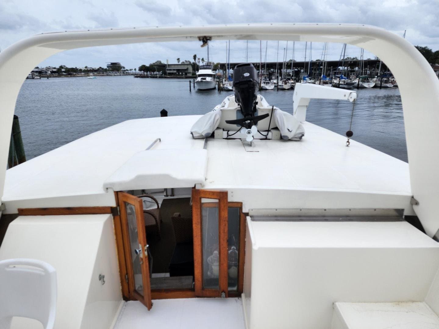 1989 Jefferson Cockpit Motor Yacht