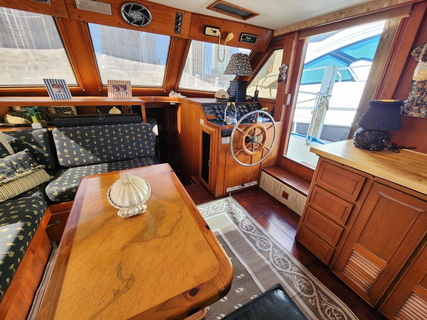 1989 Jefferson Cockpit Motor Yacht