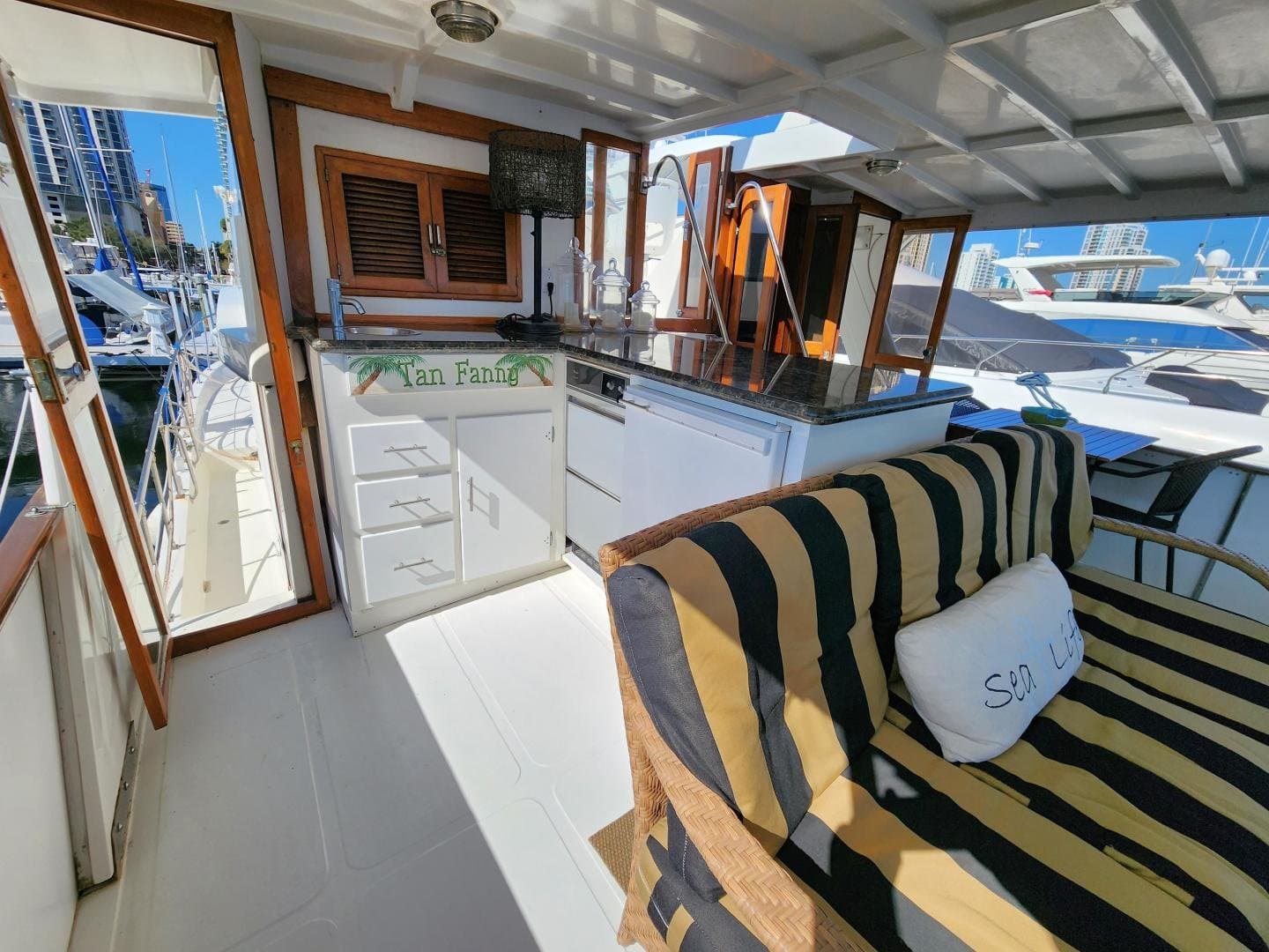 1989 Jefferson Cockpit Motor Yacht