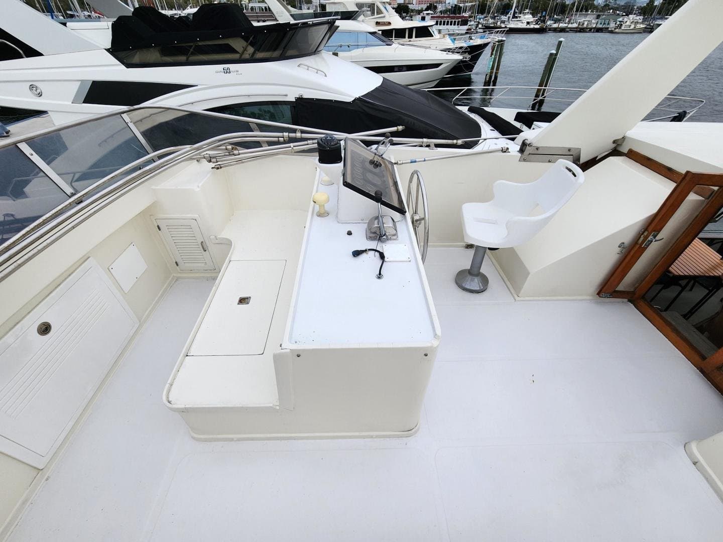 1989 Jefferson Cockpit Motor Yacht