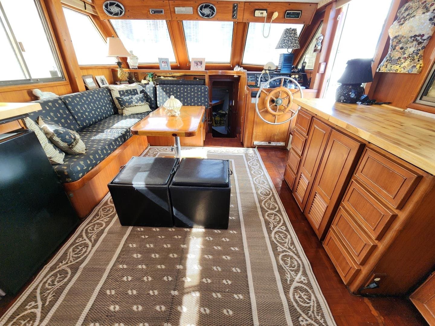 1989 Jefferson Cockpit Motor Yacht