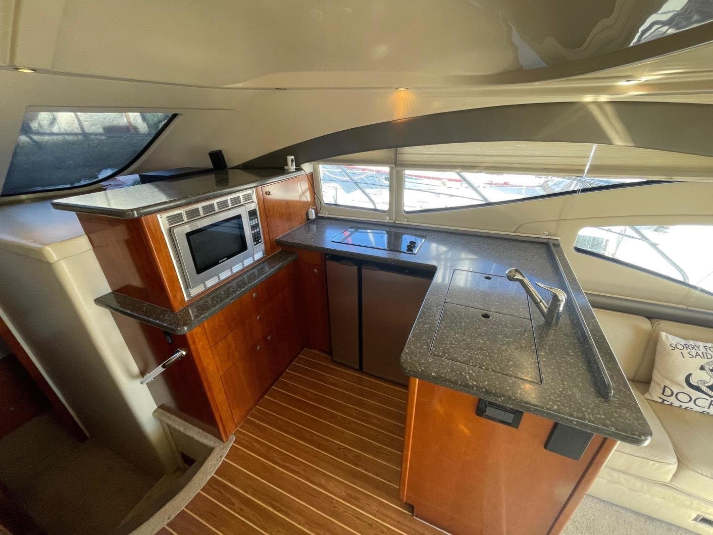 2007 Cruisers Yachts 447