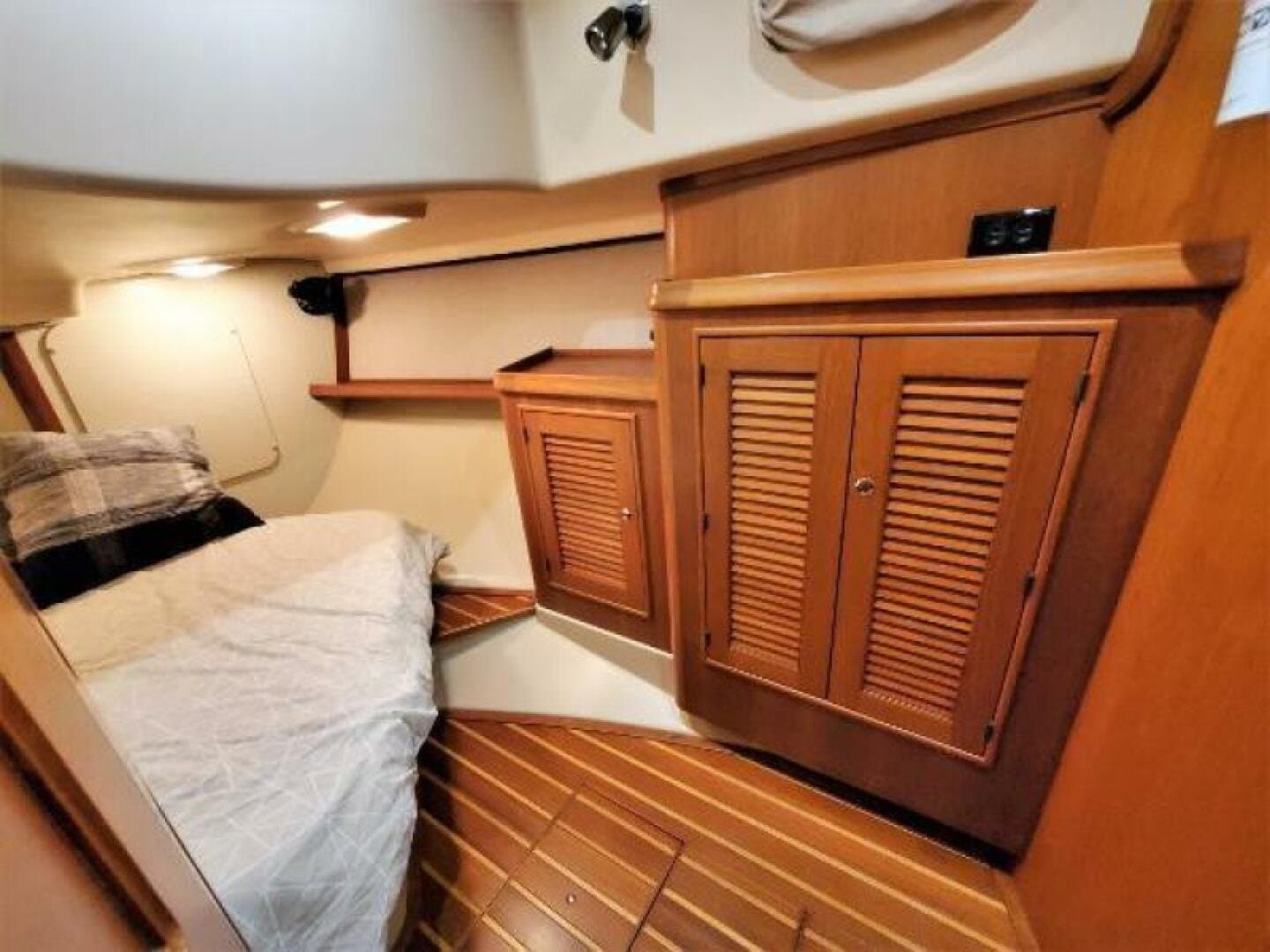 2006 Island Packet 440