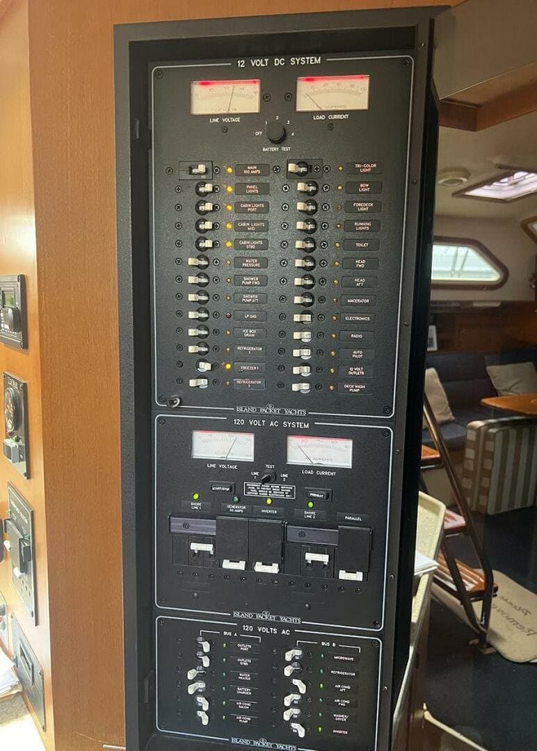 2005 Island Packet 485