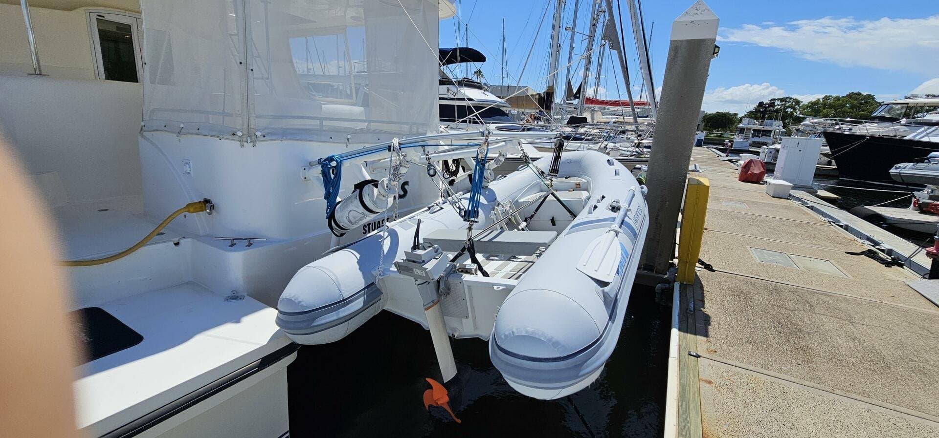 2011 Cruiser Cats Havana 40