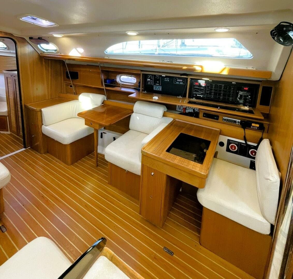 2010 Catalina 445