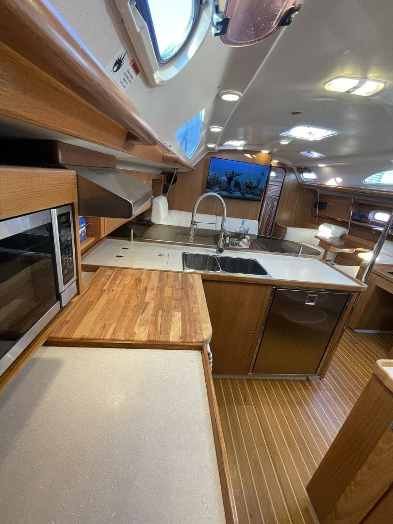 2010 Catalina 445