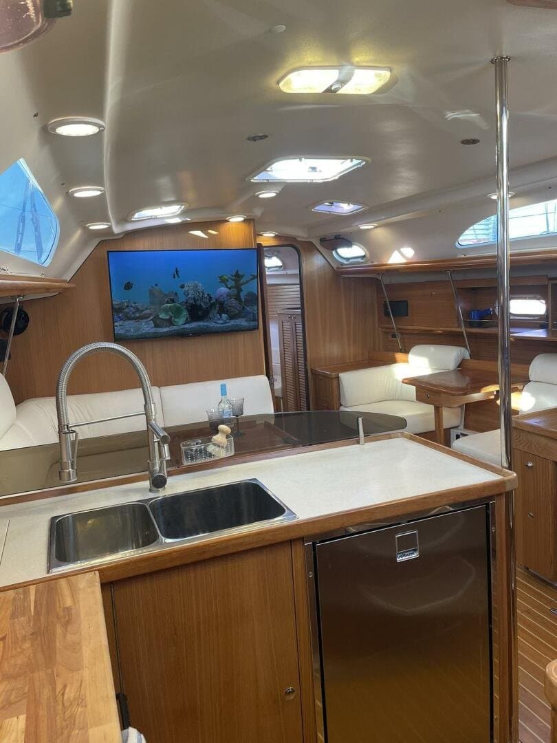 2010 Catalina 445