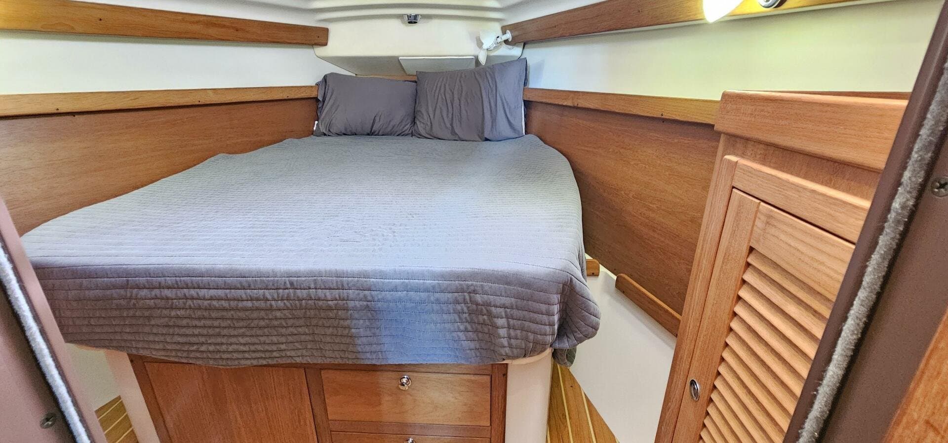2004 Catalina 350