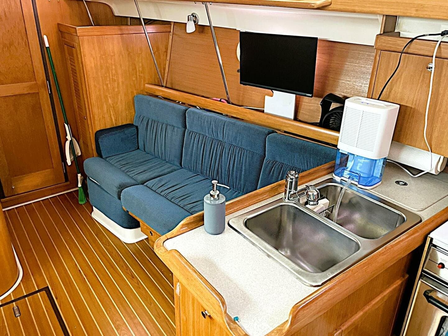 2004 Catalina 350