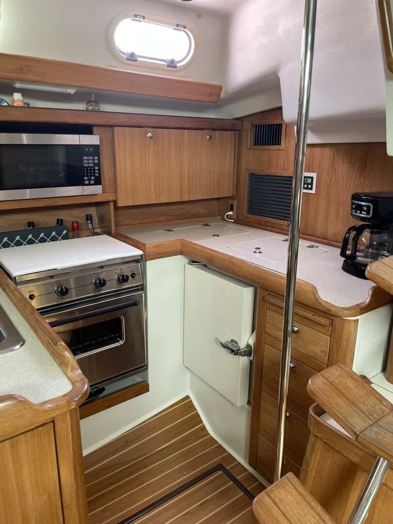 2004 Catalina 350