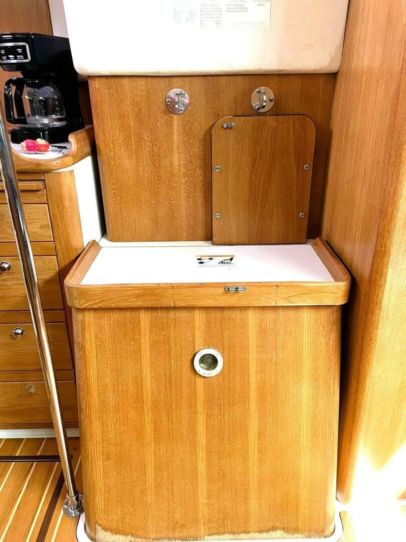 2004 Catalina 350