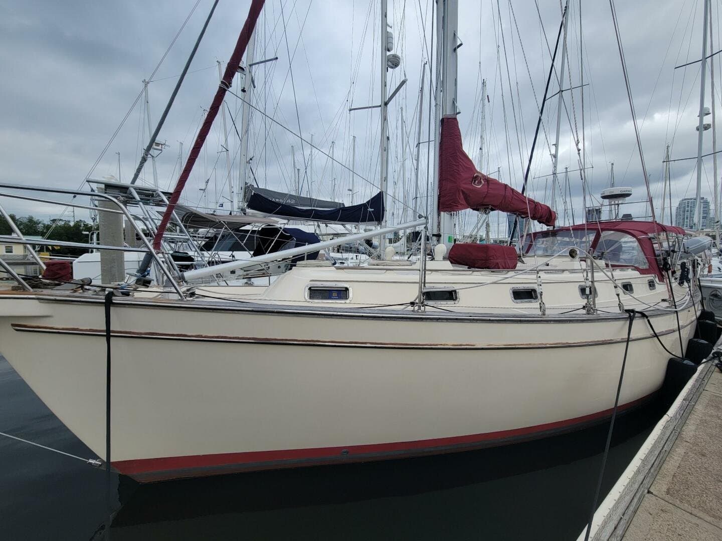 1991 Island Packet 38