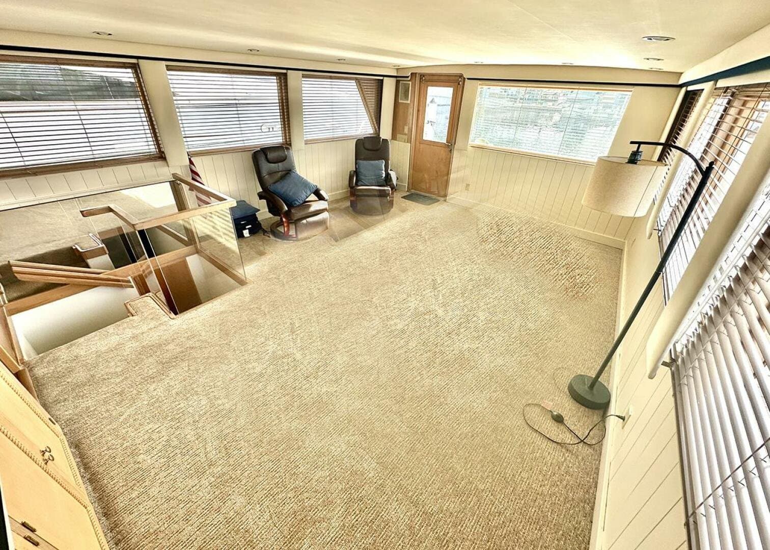 1994 Hatteras Cockpit Motoryacht