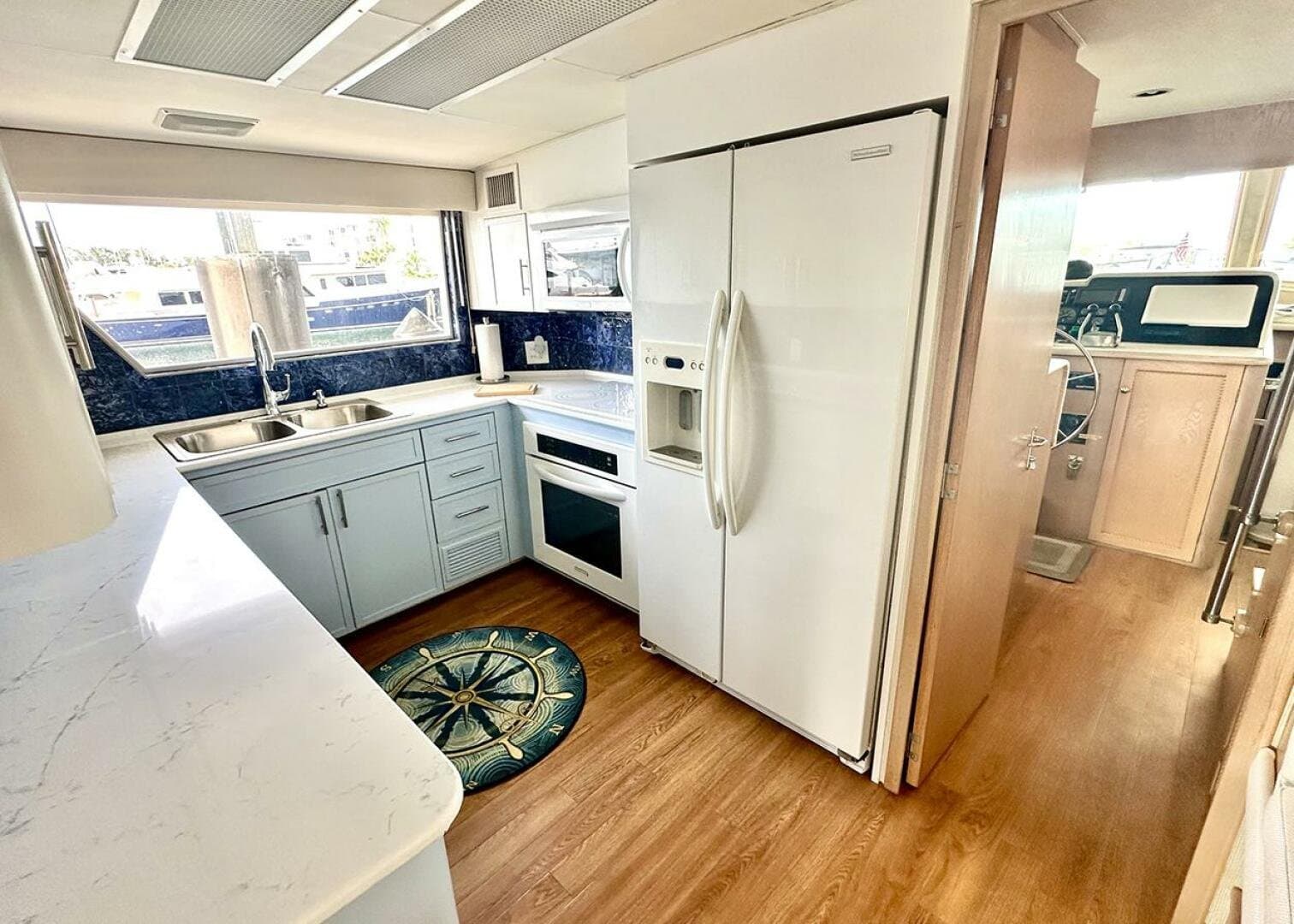 1994 Hatteras Cockpit Motoryacht