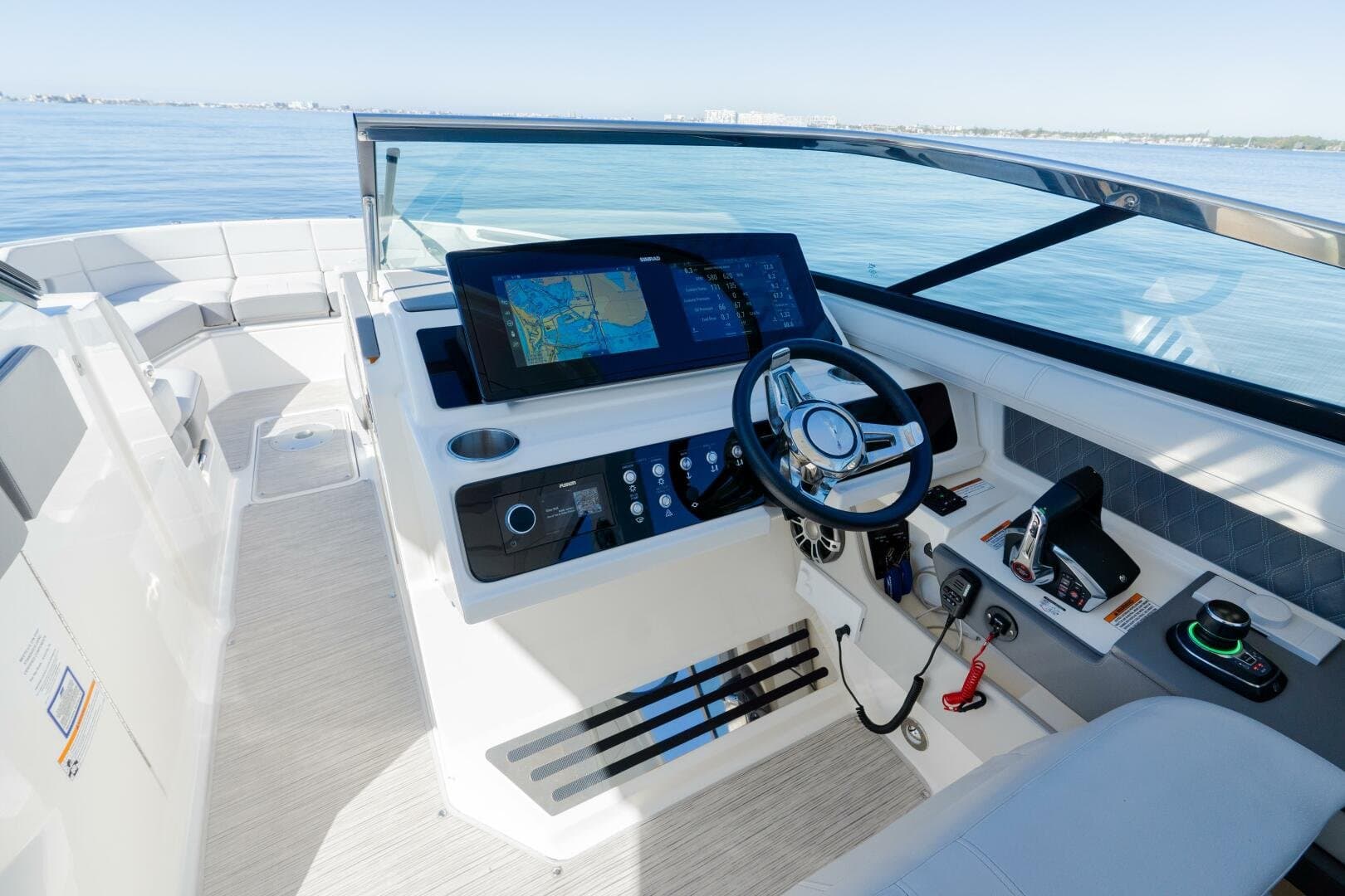 2023 Sea Ray 310 SLX OB