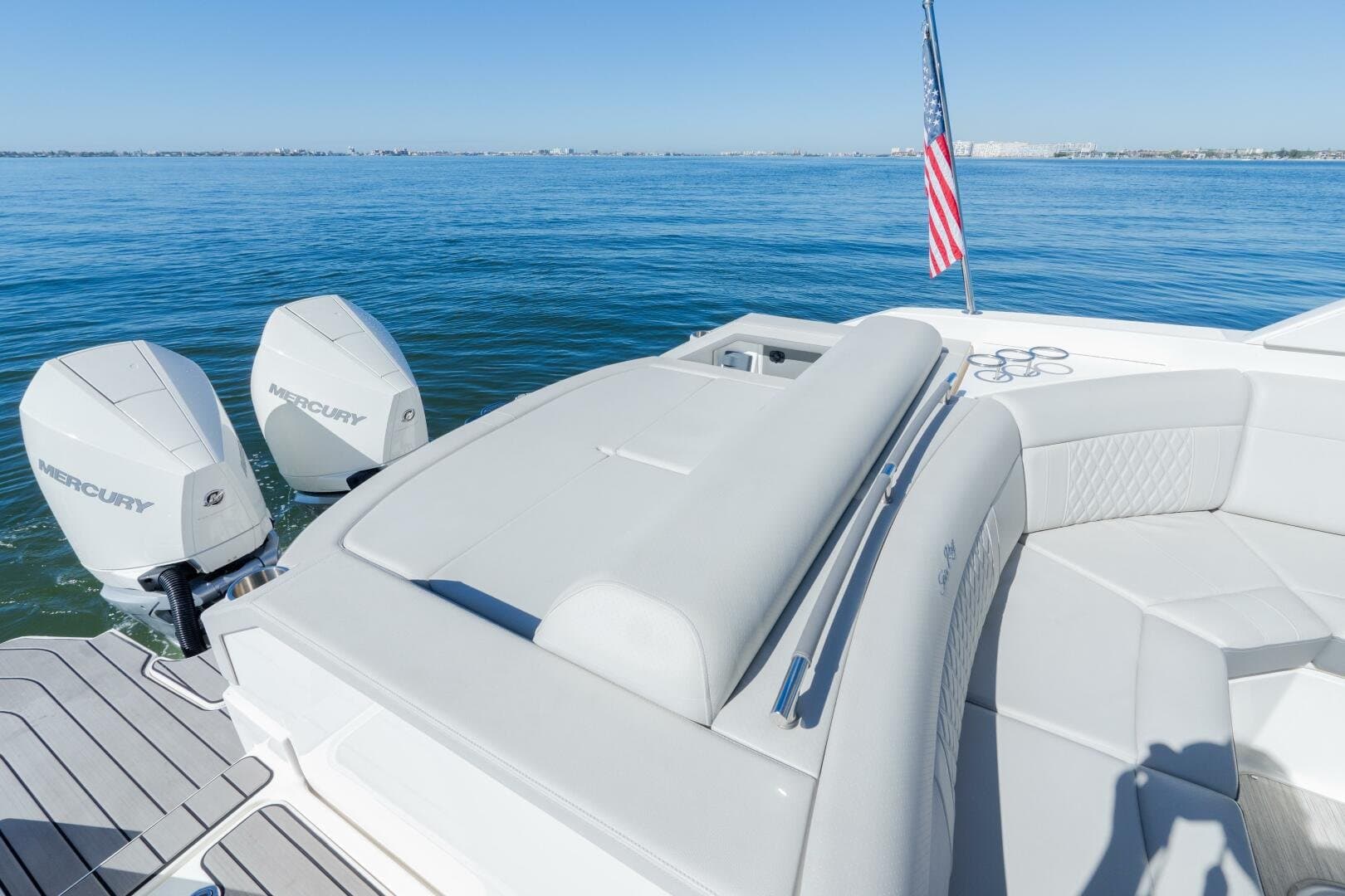 2023 Sea Ray 310 SLX OB