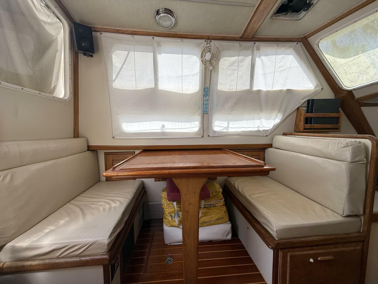 1994 Pacific Seacraft Pilothouse 32