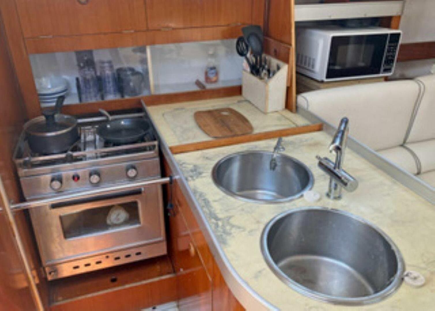 1991 Beneteau Moorings 38