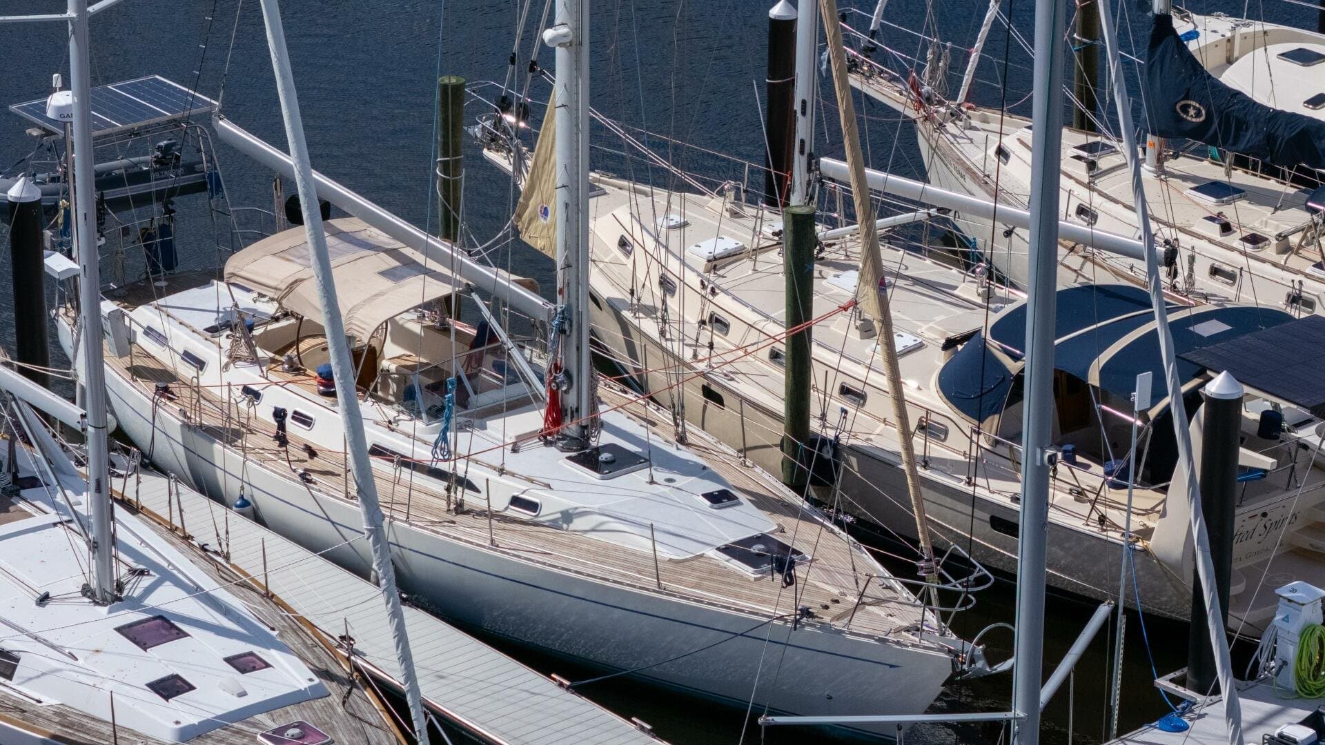 1991 Oyster Lightwave 48