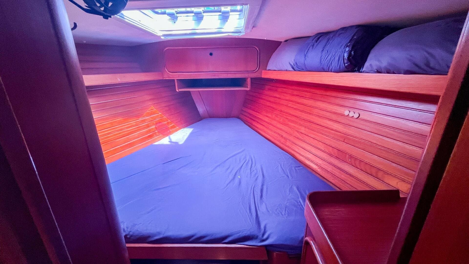 1991 Oyster Lightwave 48