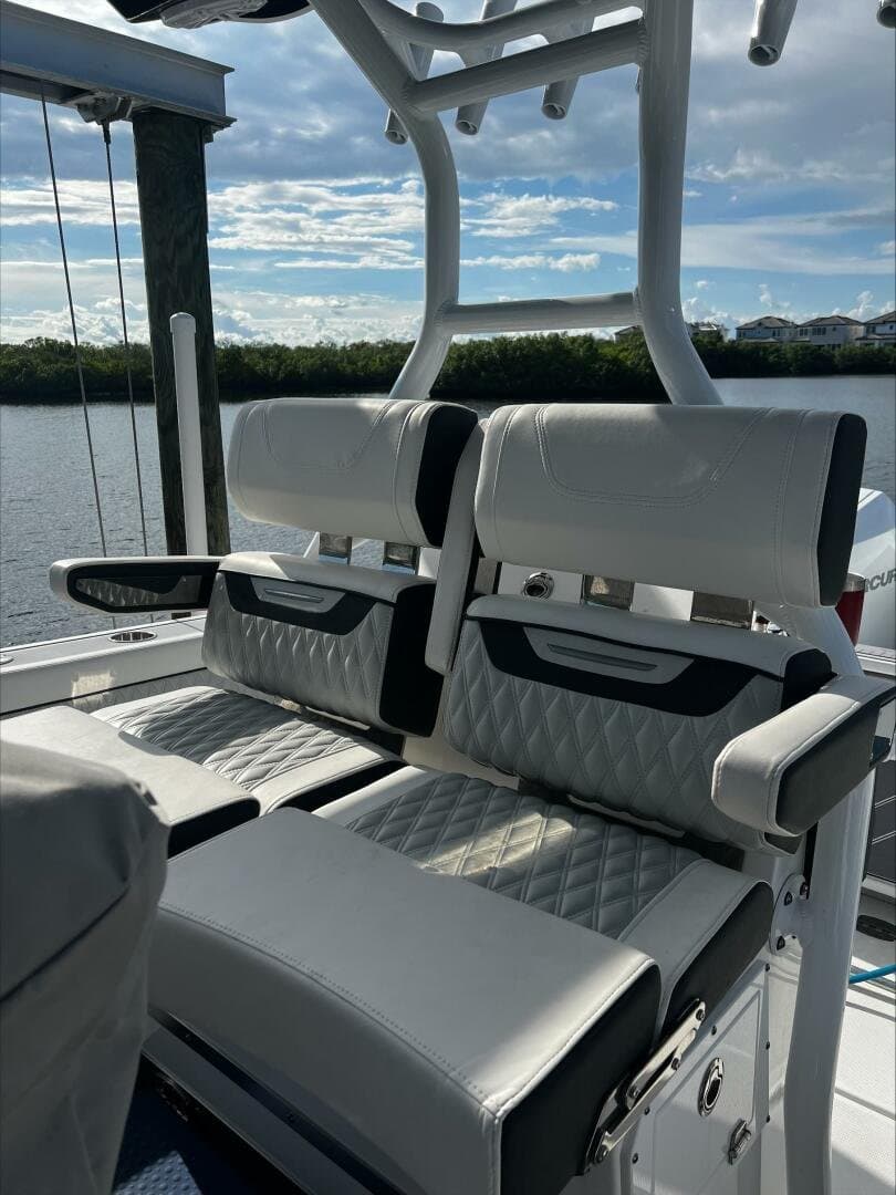 2023 Blackfin 272 CC