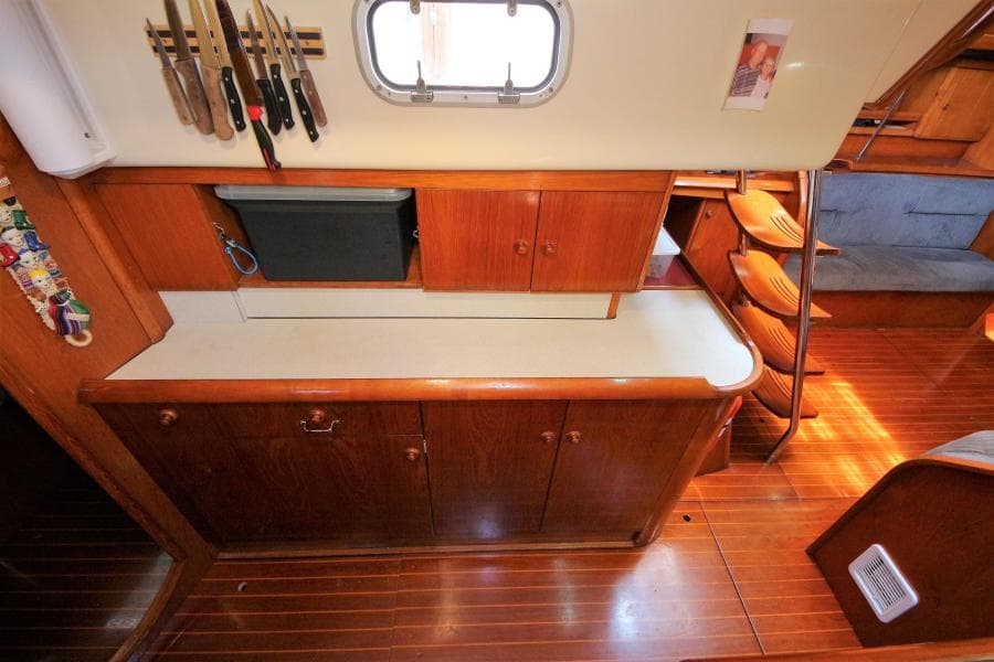 1997 Jeanneau 42 Center Cockpit