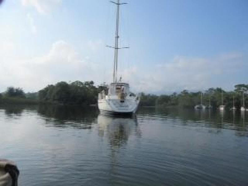 1997 Jeanneau 42 Center Cockpit