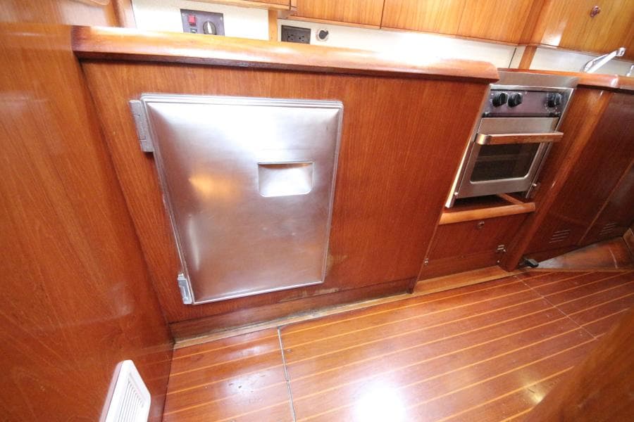 1997 Jeanneau 42 Center Cockpit