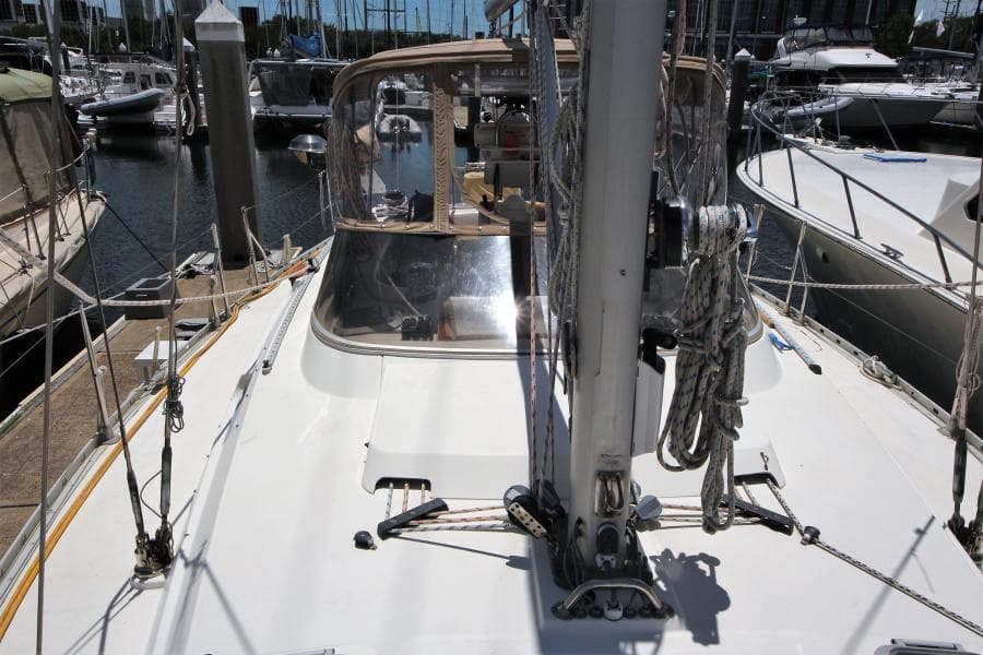 1997 Jeanneau 42 Center Cockpit