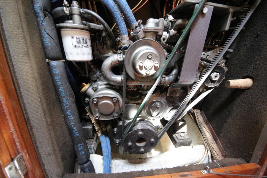 1997 Jeanneau 42 Center Cockpit