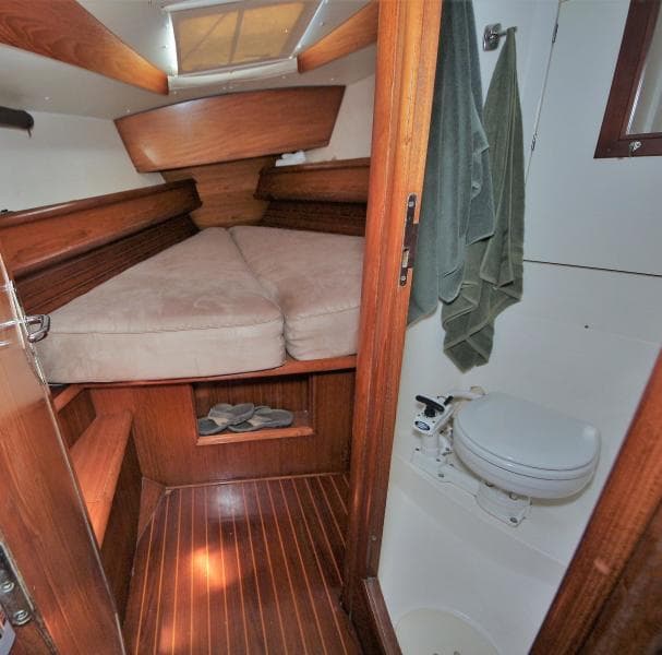 1997 Jeanneau 42 Center Cockpit