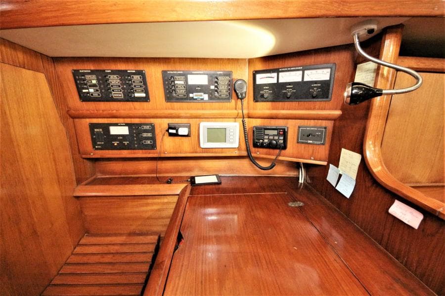 1997 Jeanneau 42 Center Cockpit