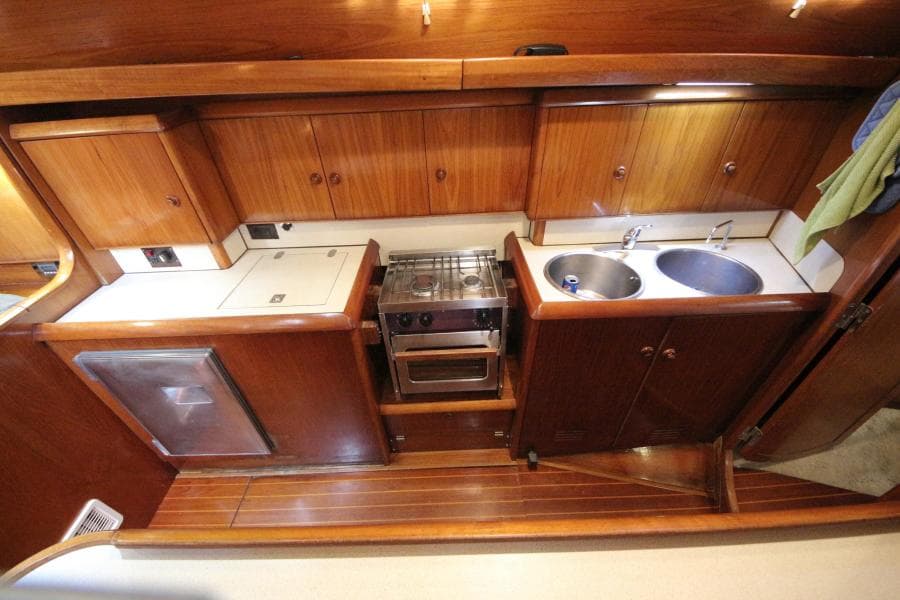 1997 Jeanneau 42 Center Cockpit