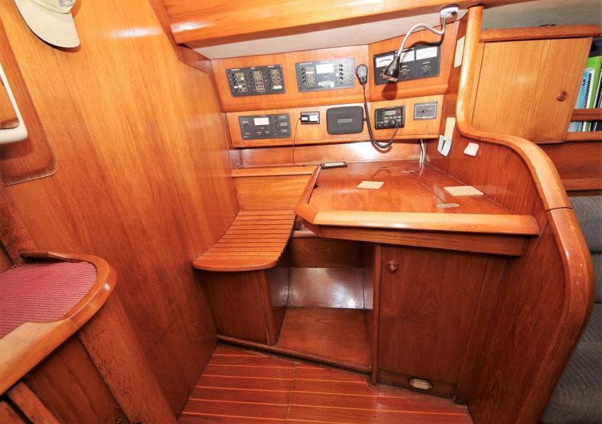 1997 Jeanneau 42 Center Cockpit