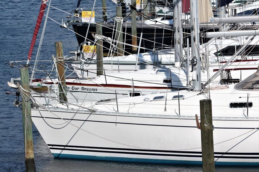 1997 Jeanneau 42 Center Cockpit