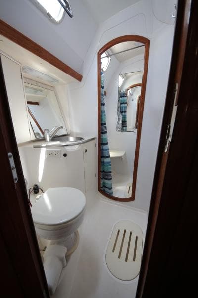 1997 Jeanneau 42 Center Cockpit