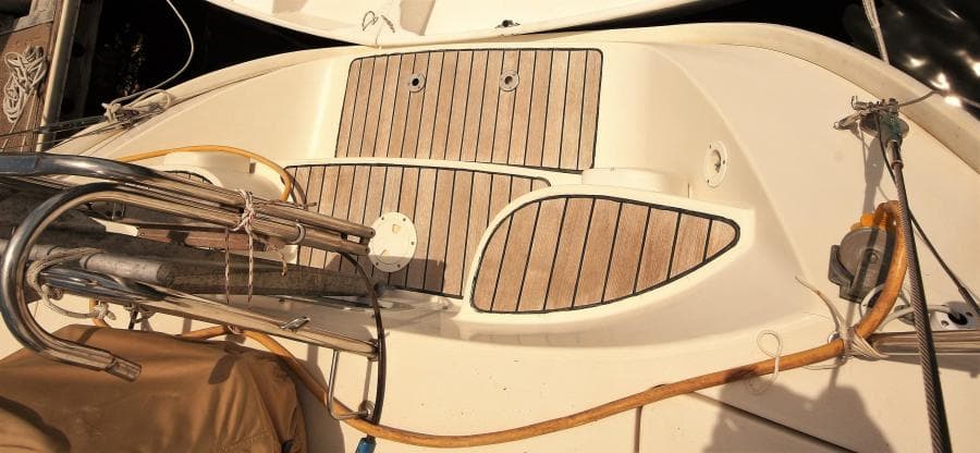 1997 Jeanneau 42 Center Cockpit