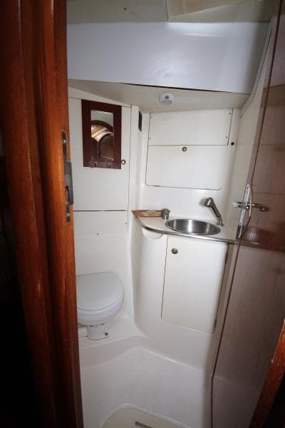 1997 Jeanneau 42 Center Cockpit