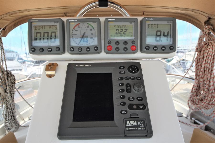1997 Jeanneau 42 Center Cockpit